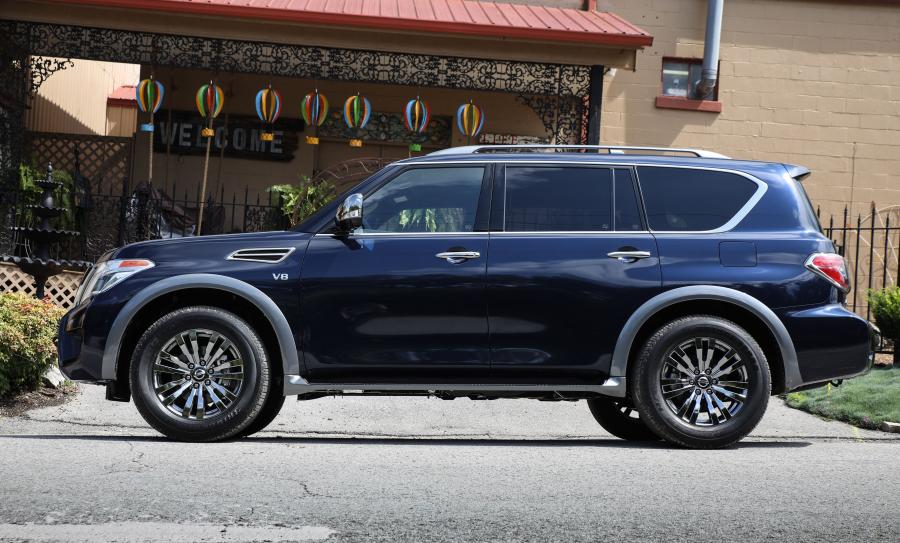  Nissan Armada Platinum Reserve 2017 года  (фото 8 из 18)